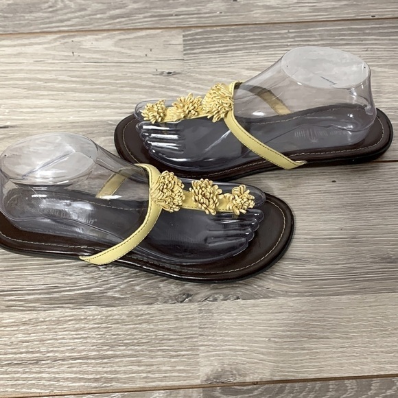 Montego Bay Club Sandals, Size 6, Sunflower Yellow. - Picture 2 of 5